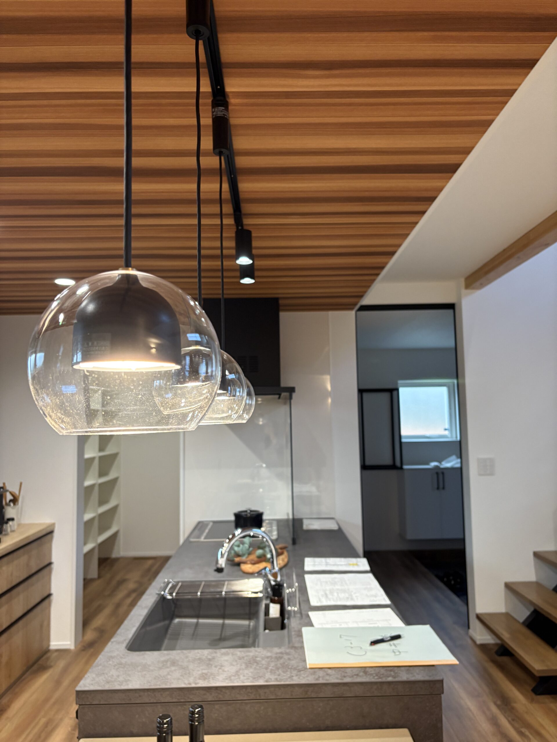 お客様から聞かれる、褒められクロスご紹介します！ - ALOHA100-新築