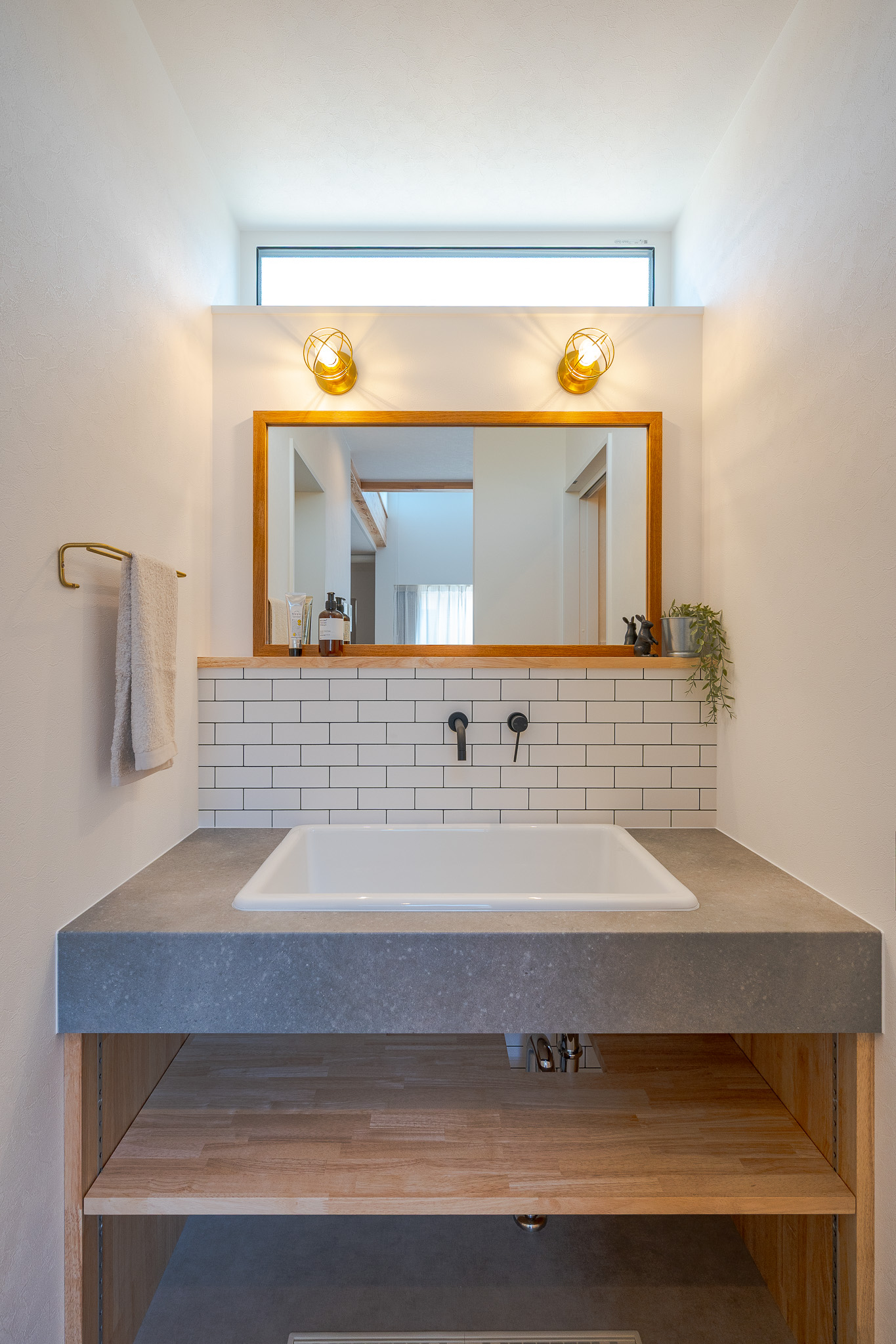 アイカ工業・メラミン】造作洗面で人気の柄、ご紹介します